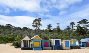 What is the Mornington Peninsula known for?